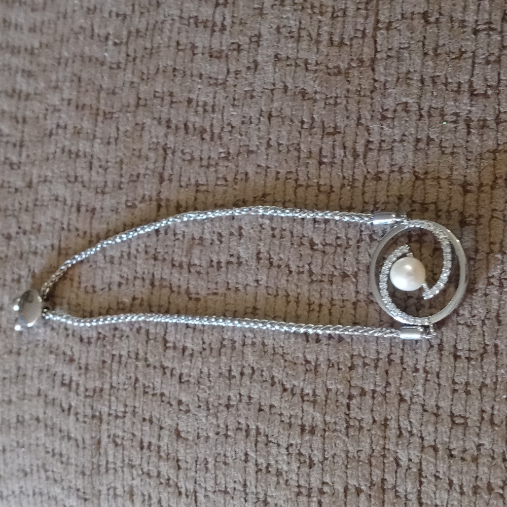 Infinity bracelet